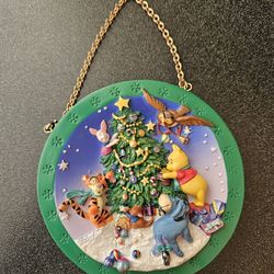 An Enchanted Christmas 3D Wall Plate With Winnie The Pooh & Friends Mini Plate