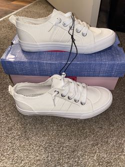 Size 7 Pop Sneakers 