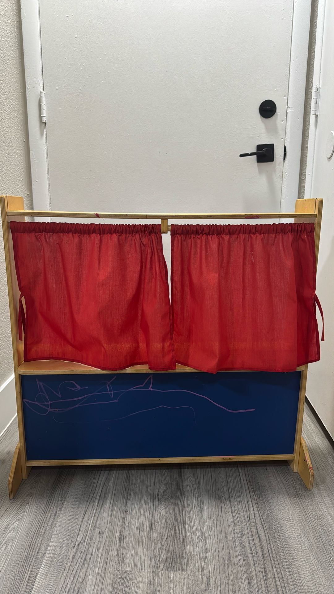 Kids Puppet Show Stand