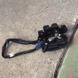 2010-2015 LIFTGATE HATCH LATCH LOCK ACTUATOR.