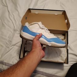 Jordan 11 Low University BLUE