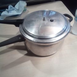 Ekco Gourmet Cooking Pot Good Condition 