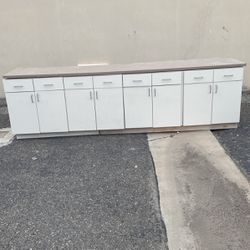 FREE!! Cabinets With Counter Top