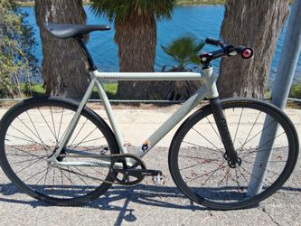 Crew District fixie