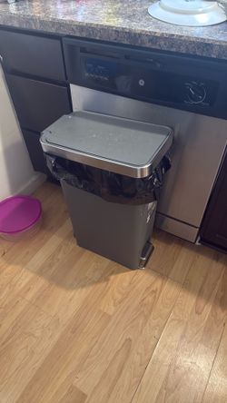Garbage can