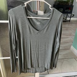 NEW American Eagle Long Sleeve Shirt Size S