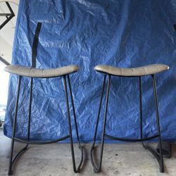 2Stools/4 chairs/fabric Drawer Best Offer. 