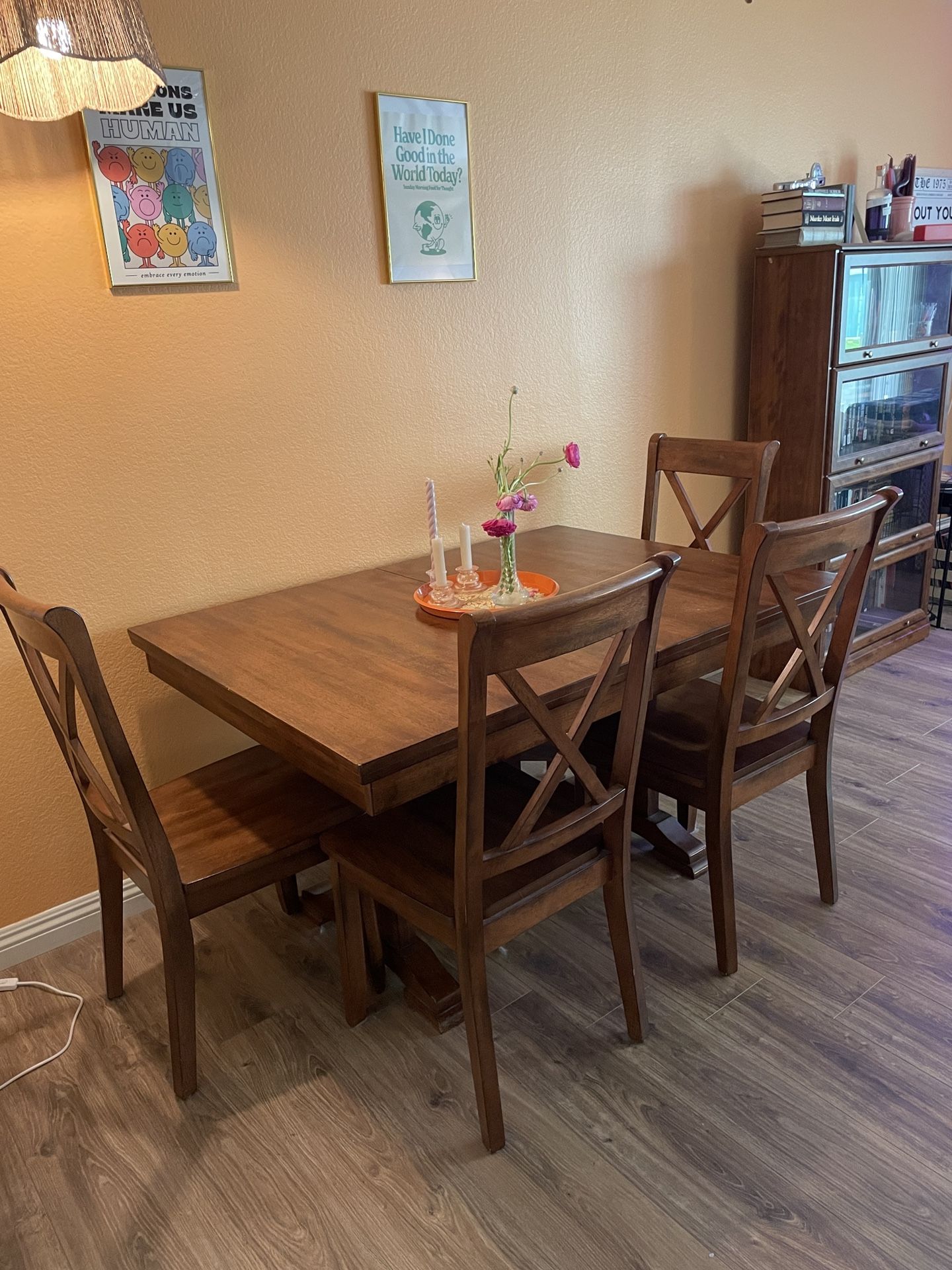 Extendable Rectangle Dining Table - Great Condition!