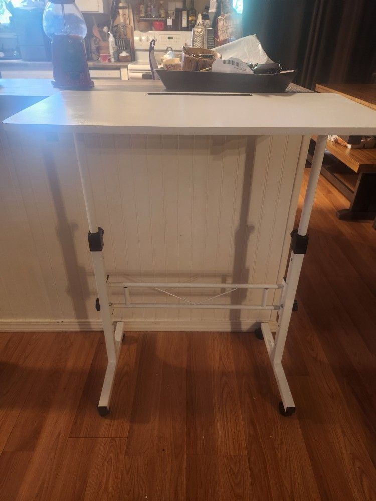 Small Standing Desk (Adjustable Height)