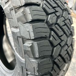 295 70 18 NITTO RECON GRAPPLER AT "1 like New Tire"