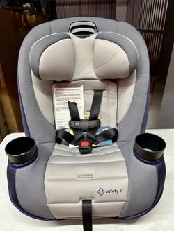 Open Box The Safety 1st Ellaris 3-in-1 Convertible Car Seat is designed to grow with your child, providing comfort, flexibility, and safety from infan