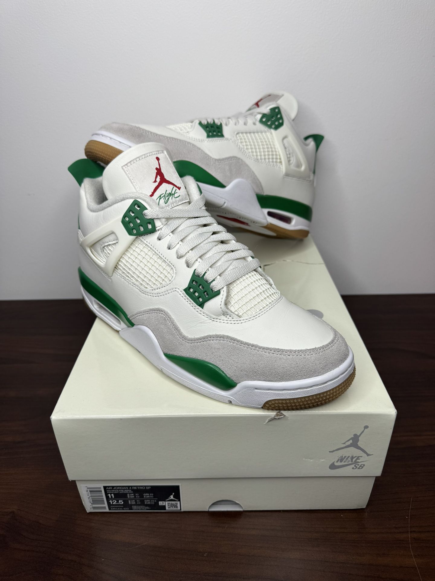 Jordan 4 SB Pine Green Size 11 $550