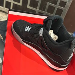 Air Jordan 4 Retro SE (GS) Black/White – Size 5Y