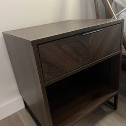 Nightstand/End Table 