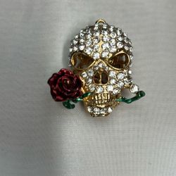 Extra Large Skull Pendant – Rose in Mouth – Rhinestone Flower – Gold Tone – Gothic / Halloween Jewelry –
