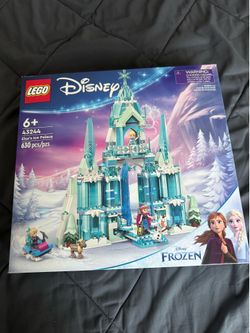 Lego Elsa’s Ice Palace 43244