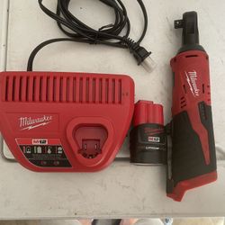Milwaukee Ratchet M12 3/8”