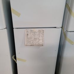 🚨 New 28" GE - 16.6 Cu. Ft. Top-Freezer Refrigerator - White GTS17GTNRWW