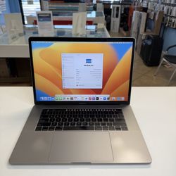 MacBook Pro 15inch Touchbar i7/16gb ram /256ssd battery cycle 1 New