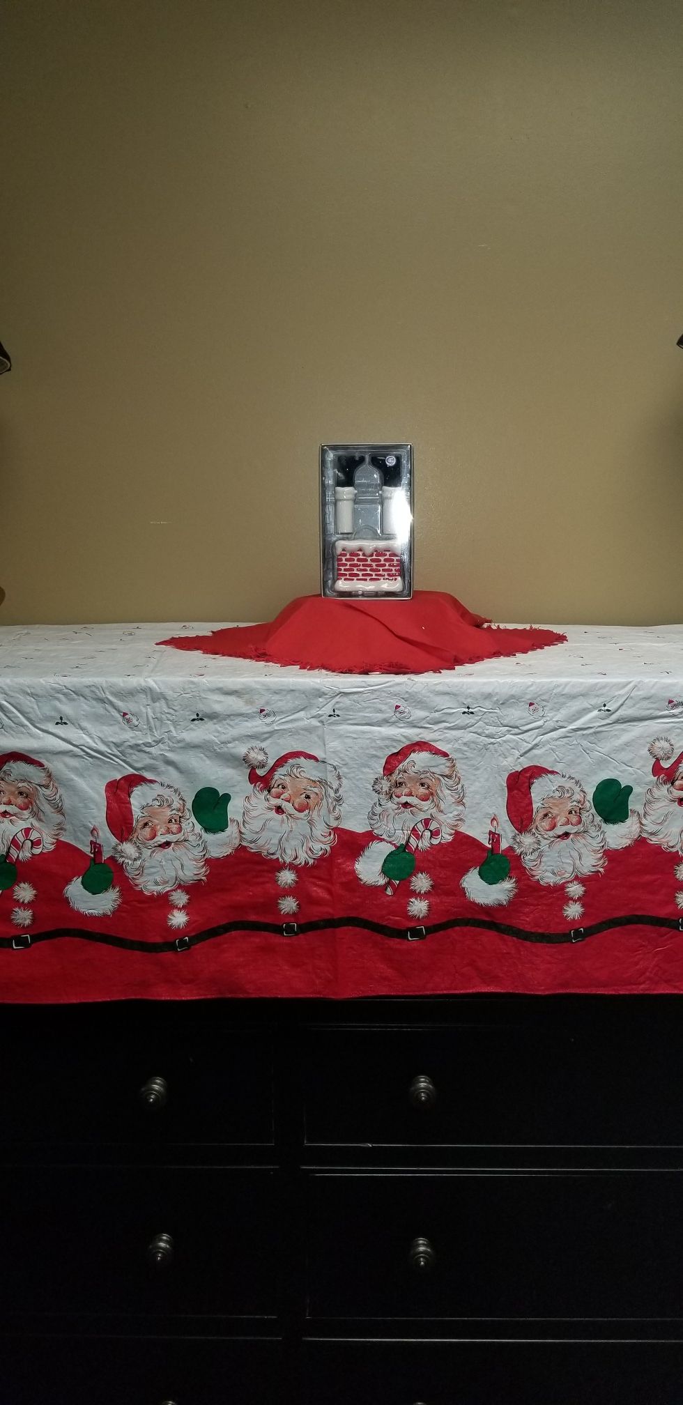 Santa salt and pepper shakers