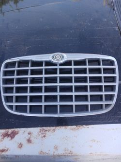Chrysler 300 Grille