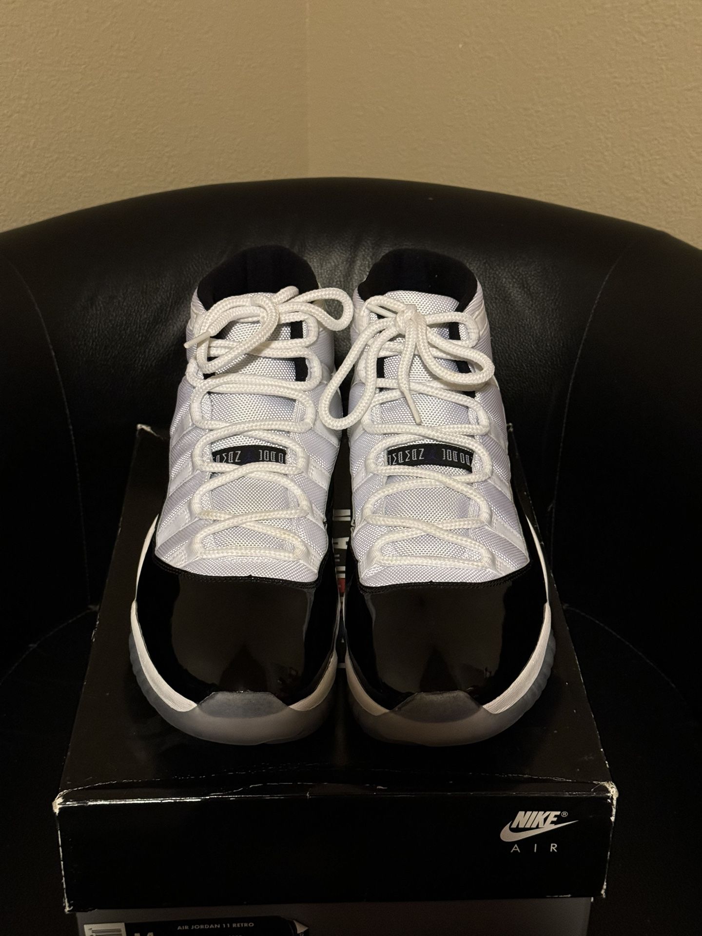 Lightly worn! 2018 Air Jordan Concord 11’s size 14 with original box. 