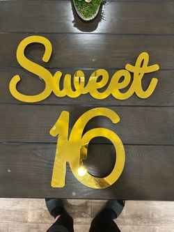 Sweet 16 Sign