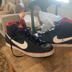 2011 Nike 354701-096 Size 14