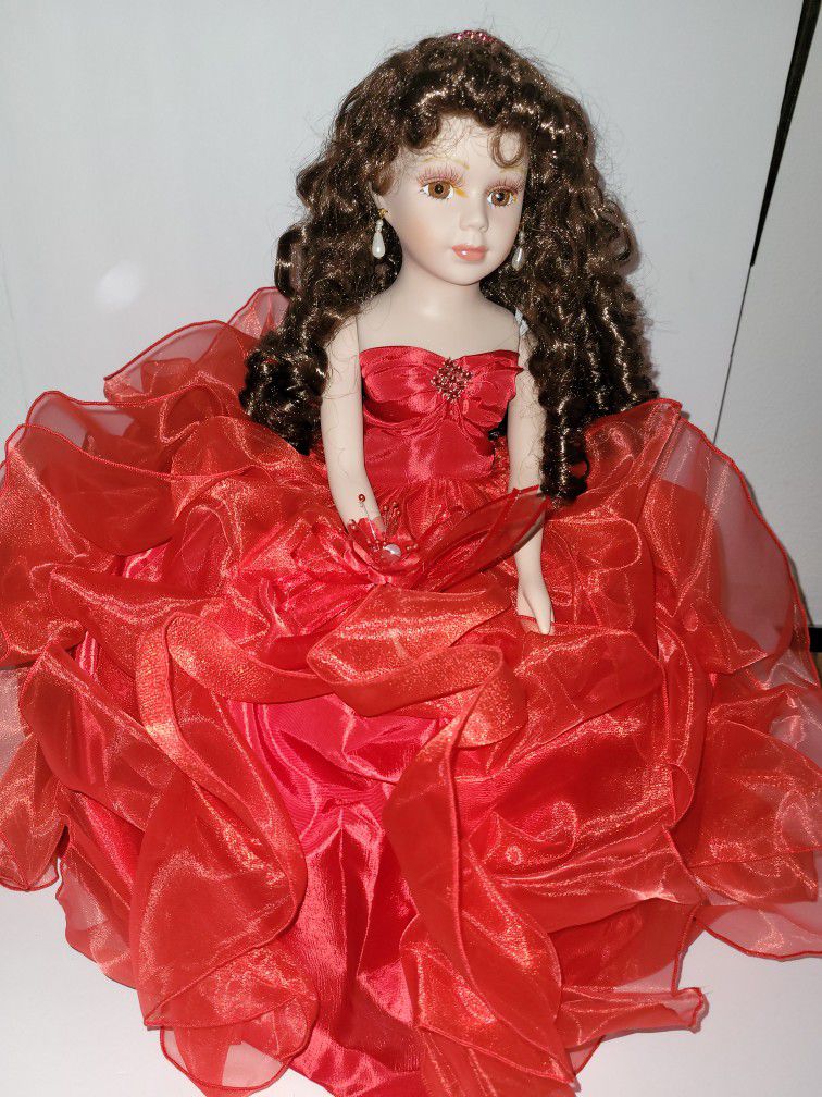 Quinceaneara 18 Inches Porcelain Doll