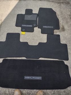 Brand New Toyota Highlander Floormat Set