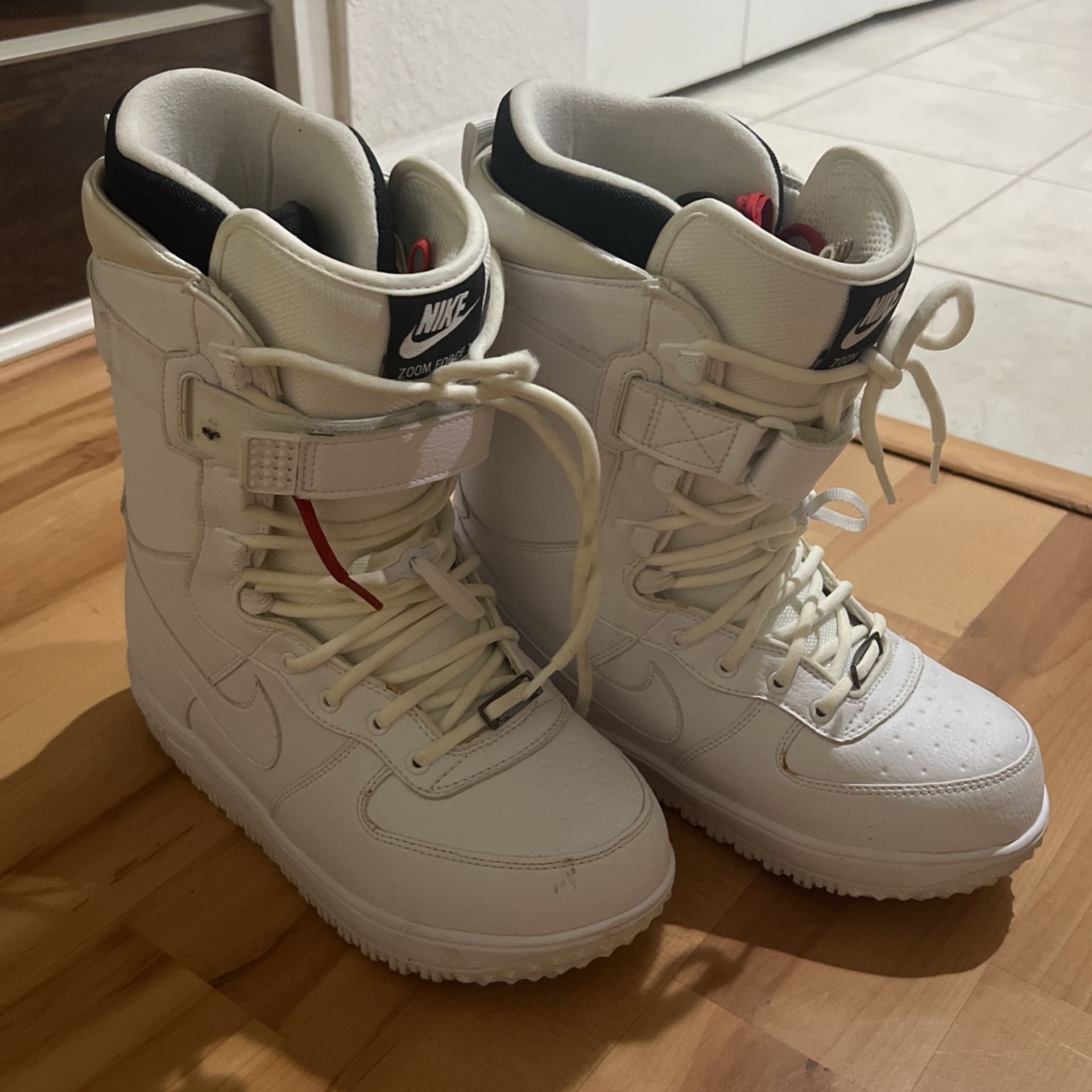 Nike snow Boots Size 7.5