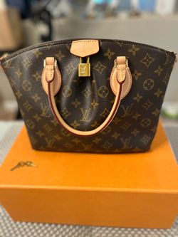 Louis. Vuitton Purse