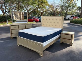 Beautiful Bedroom Set Queen Size Solid Wood Golden Color In Great Condition by Malaysia Furniture