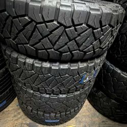 275 65 20 Nitto Ridge Grappler Set of 4 Used