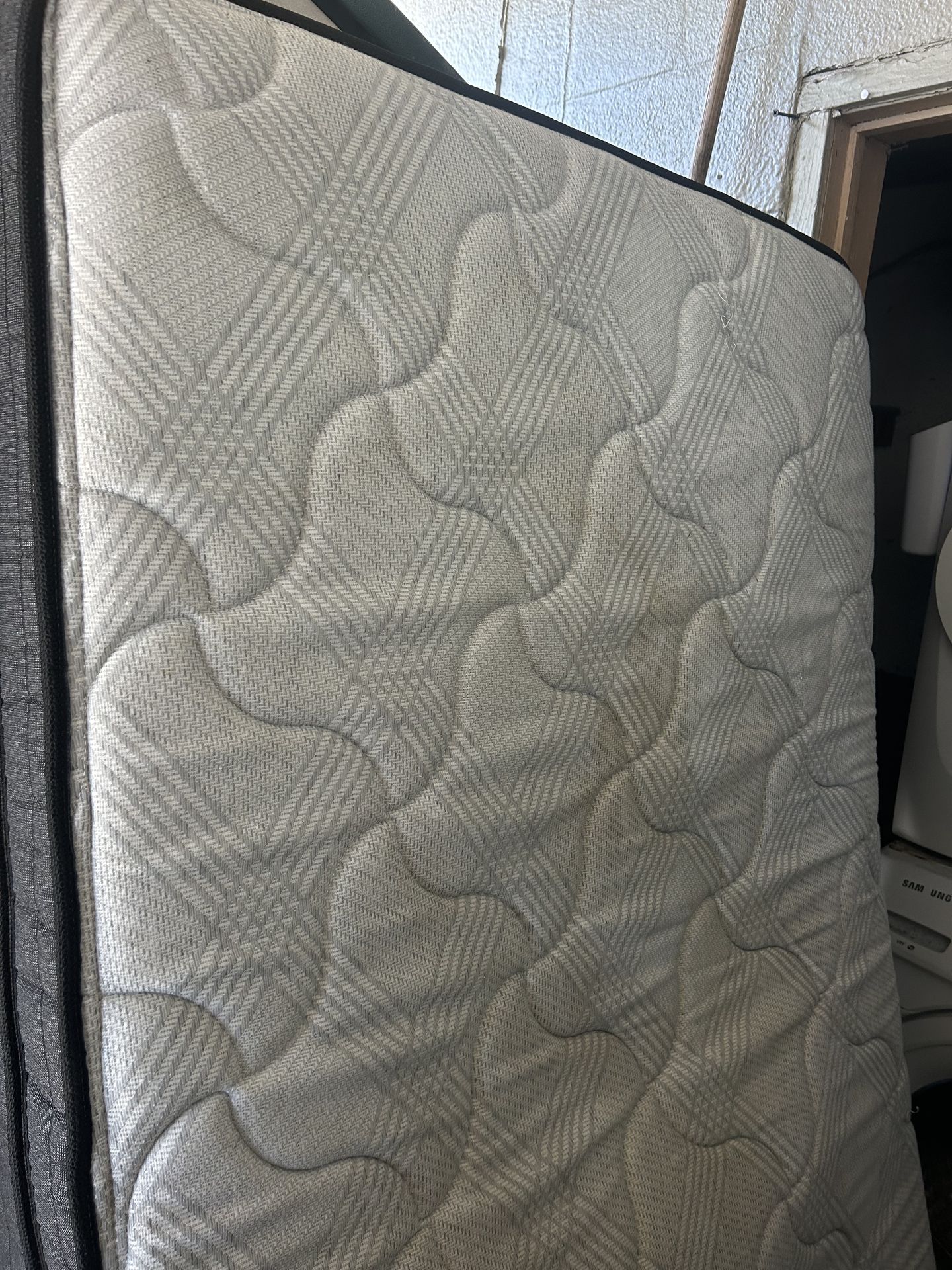 Mattress twin and boxspring