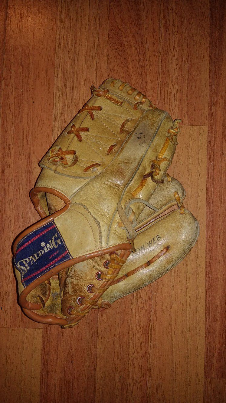 Spaulding Baseball Glove