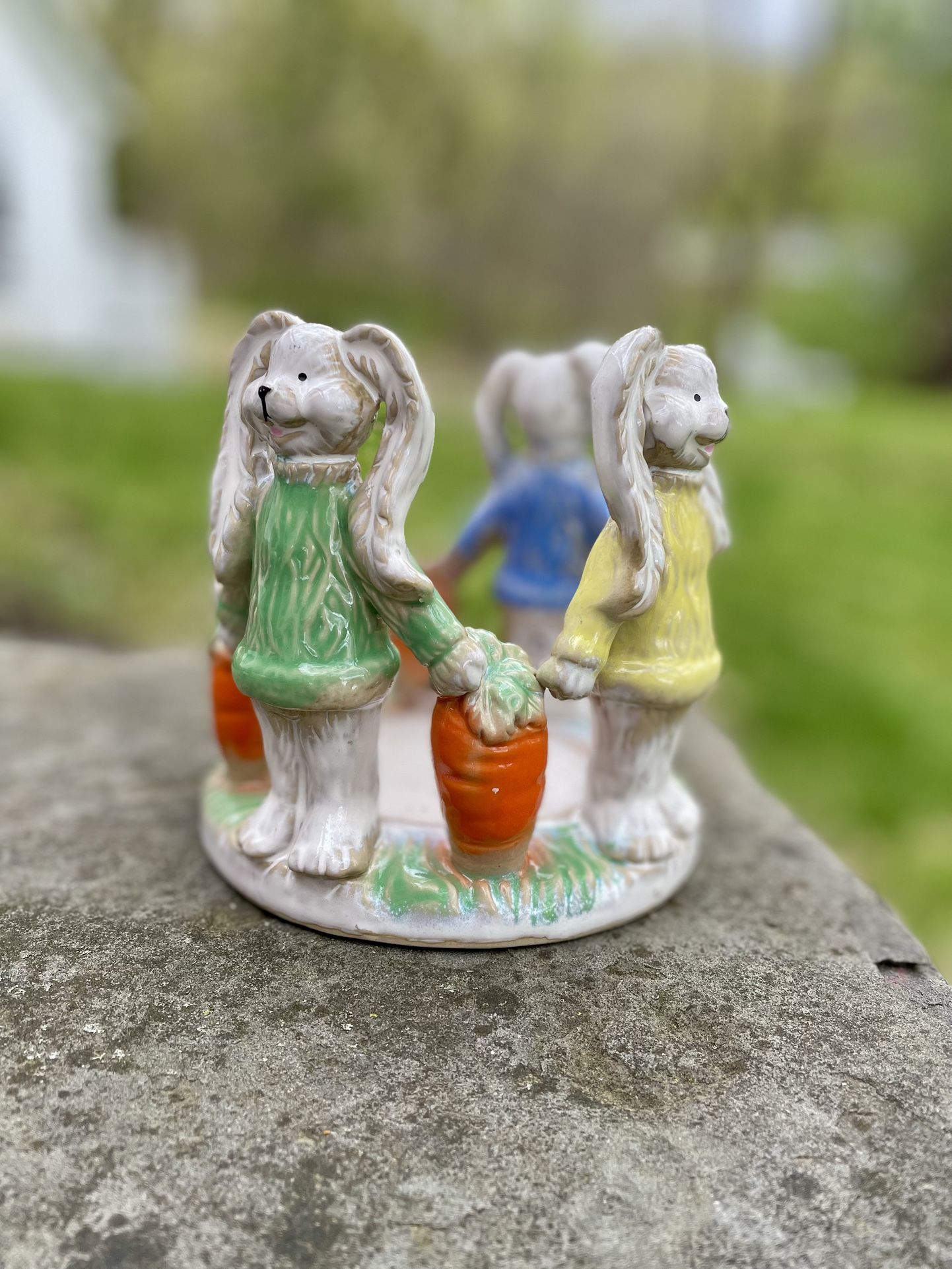 Ceramic Candleholder 4 Rabbits In A Circle W/ Flowers & carrots. NEW