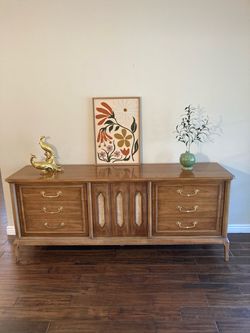 Gorgeous Mid Century Modern Walnut Long Nine Drawer Dresser
