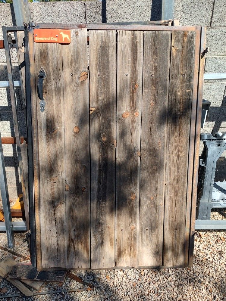 Used Gate