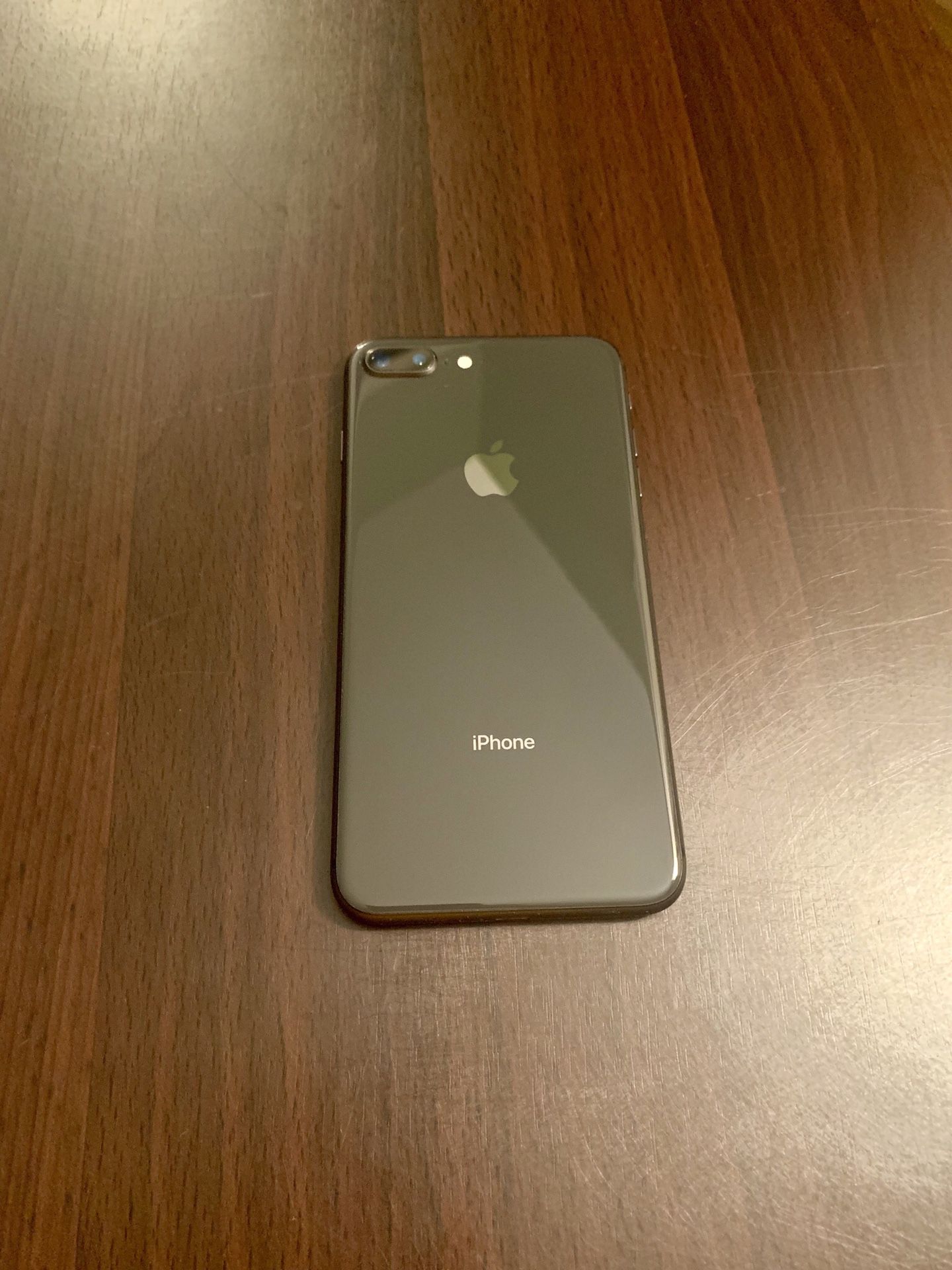 iPhone 8 Plus, 64 GB, Factory Unlocked