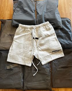 Light oat essentials shorts