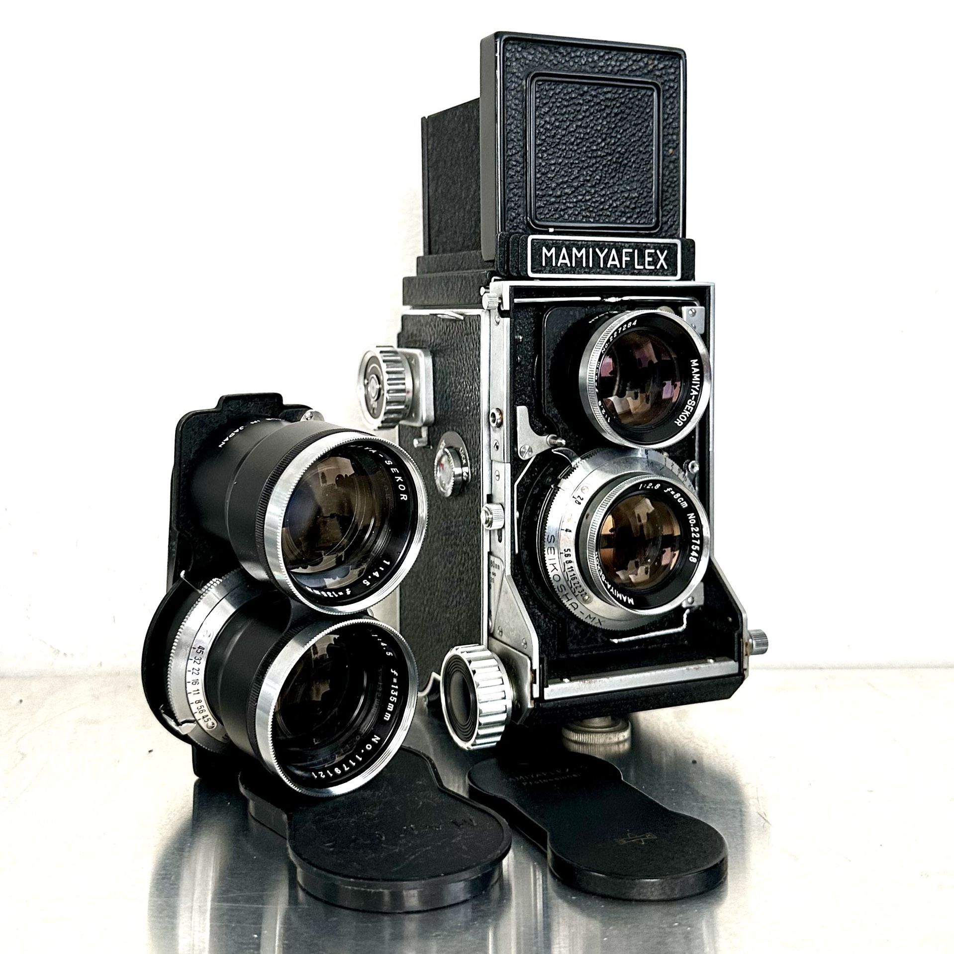 Mamiyaflex C TLR camera + 80/2.8 + 135/4.5 Lens.  80mm 135mm