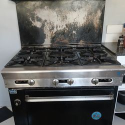 US Range 6-Burner Gas Range + Oven – Commercial Style