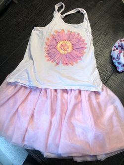 Girls clothing medium