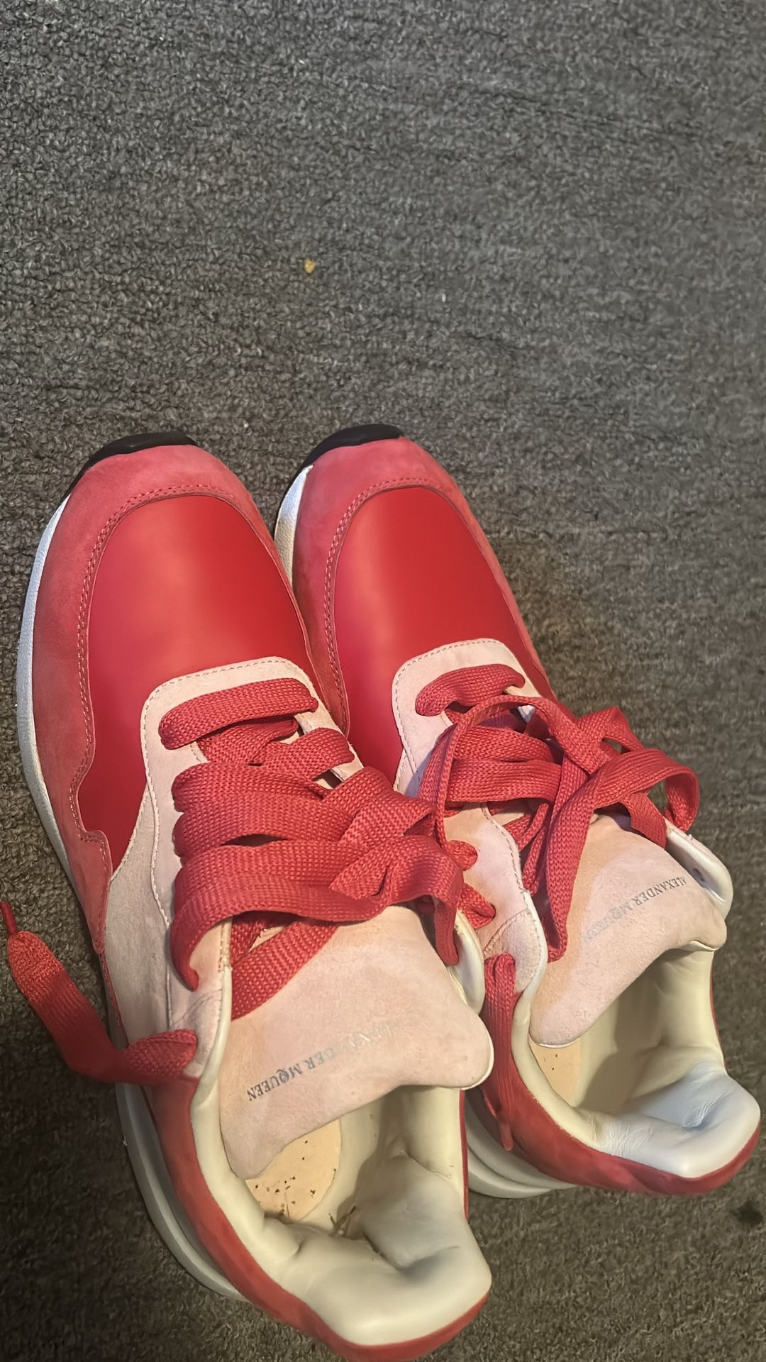 Alexander McQueens Sneakers (Size 10)