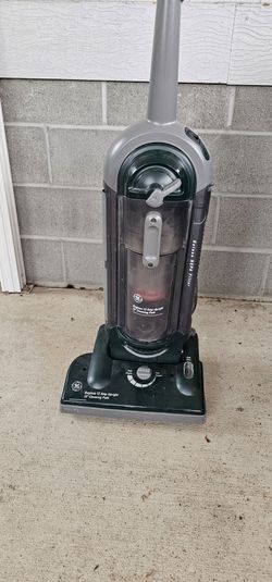 GE Bagless 12 amp vacuum.