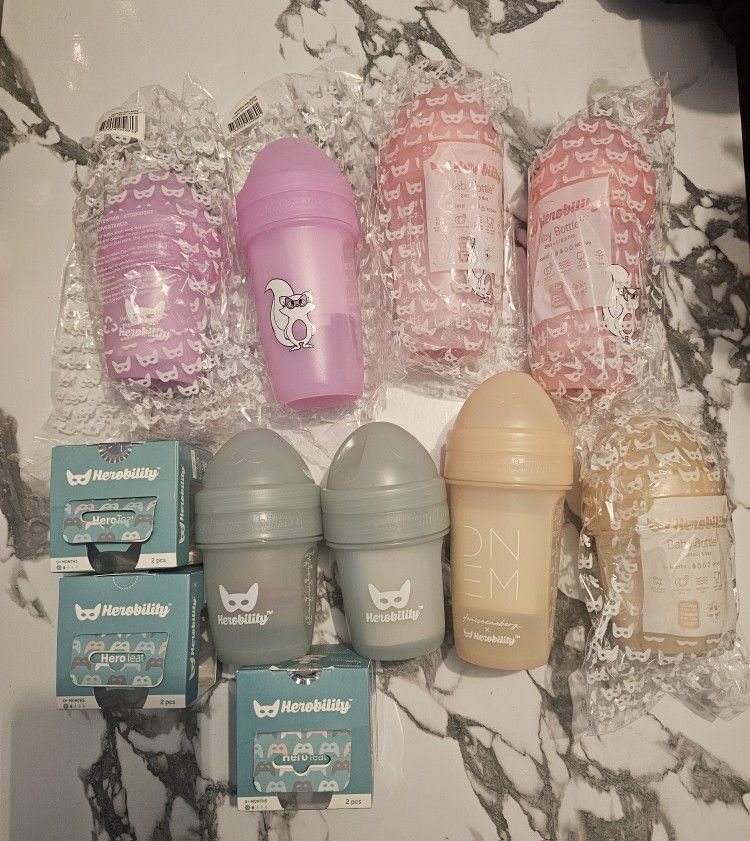 Herobility Baby Bottles 8 Bottles & 3 Additional Nipples