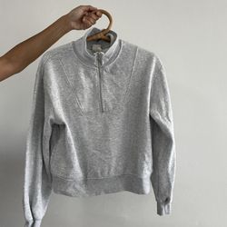 HM grey sweater half zip. Bin A