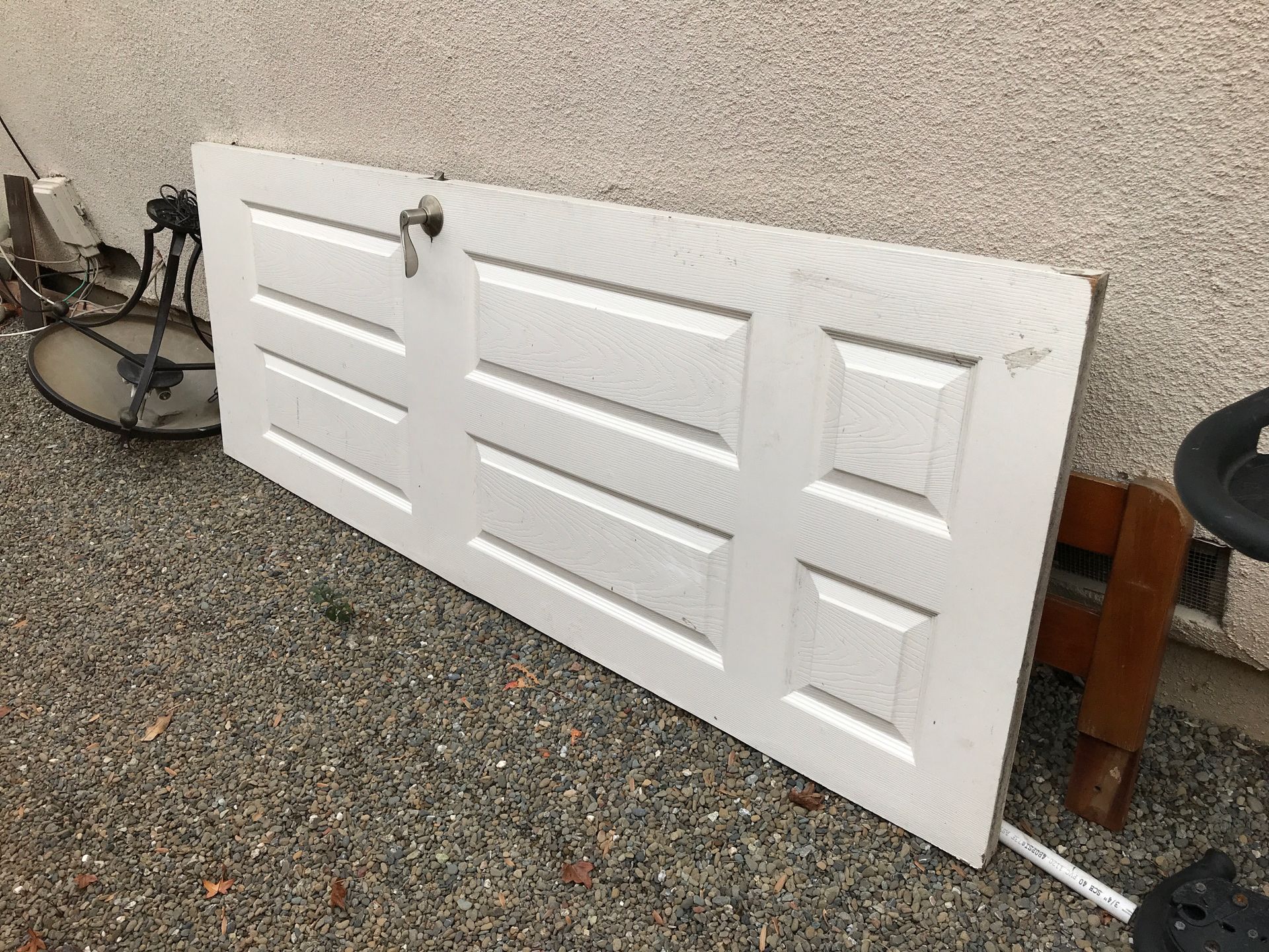 Free door