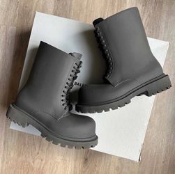 Size 42 EU / 9 Men - Balenciaga Steroid Boot Triple Black Pre Owned Og All